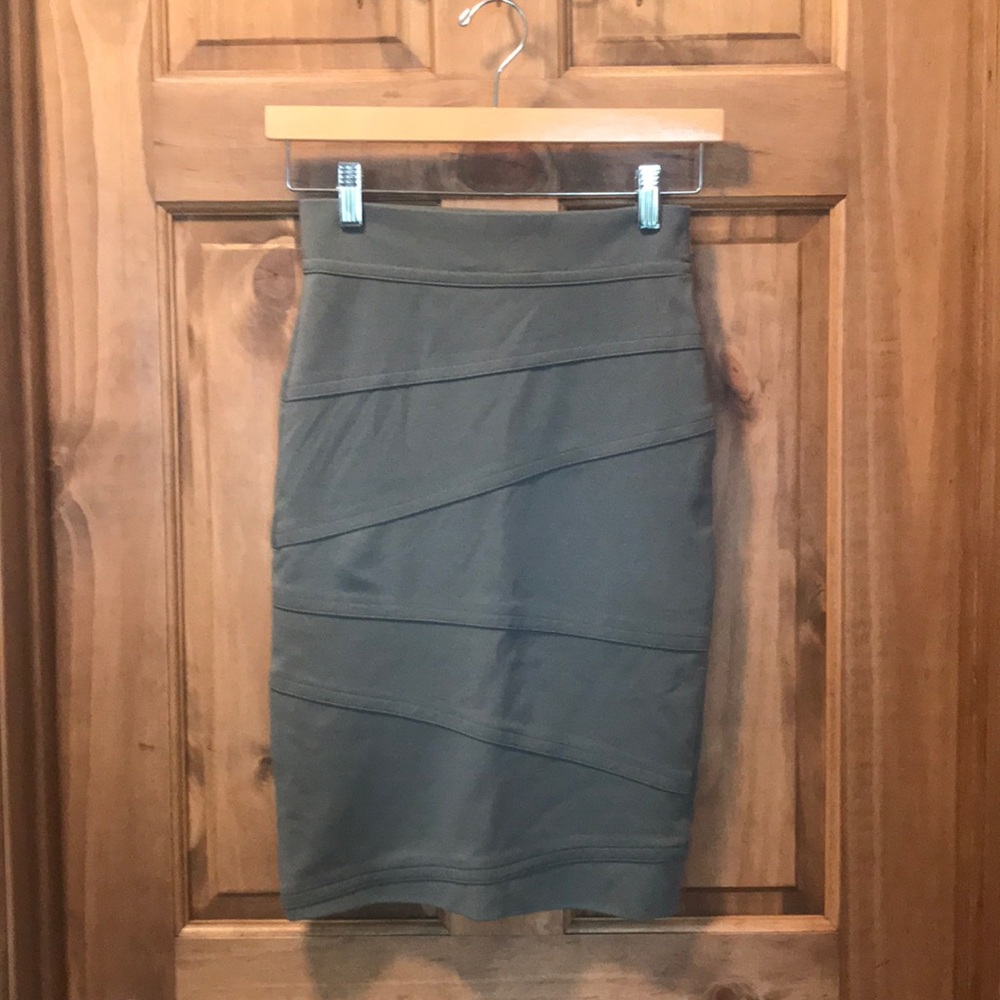 Pencey- Pencil skirt